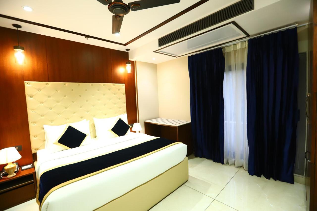 Hotel Sanca International Patel Nagar Delhi - Couple Friendly Local Ids Accepted New Delhi Buitenkant foto