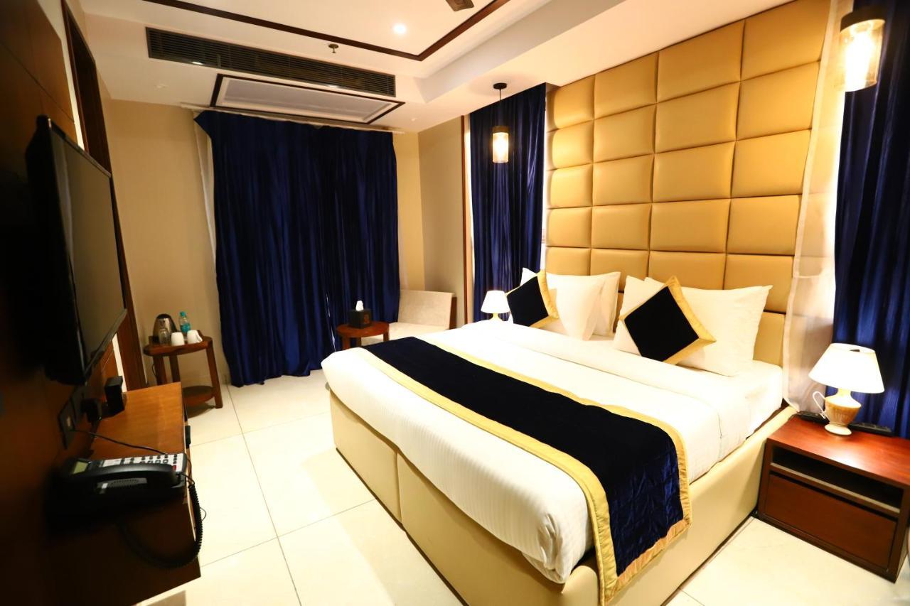 Sanca International Hotel In Patel Nagar Delhi New Delhi Buitenkant foto
