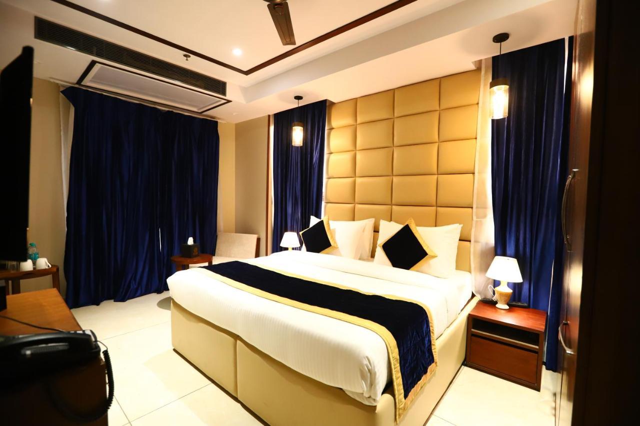 Hotel Sanca International Patel Nagar Delhi - Couple Friendly Local Ids Accepted New Delhi Buitenkant foto