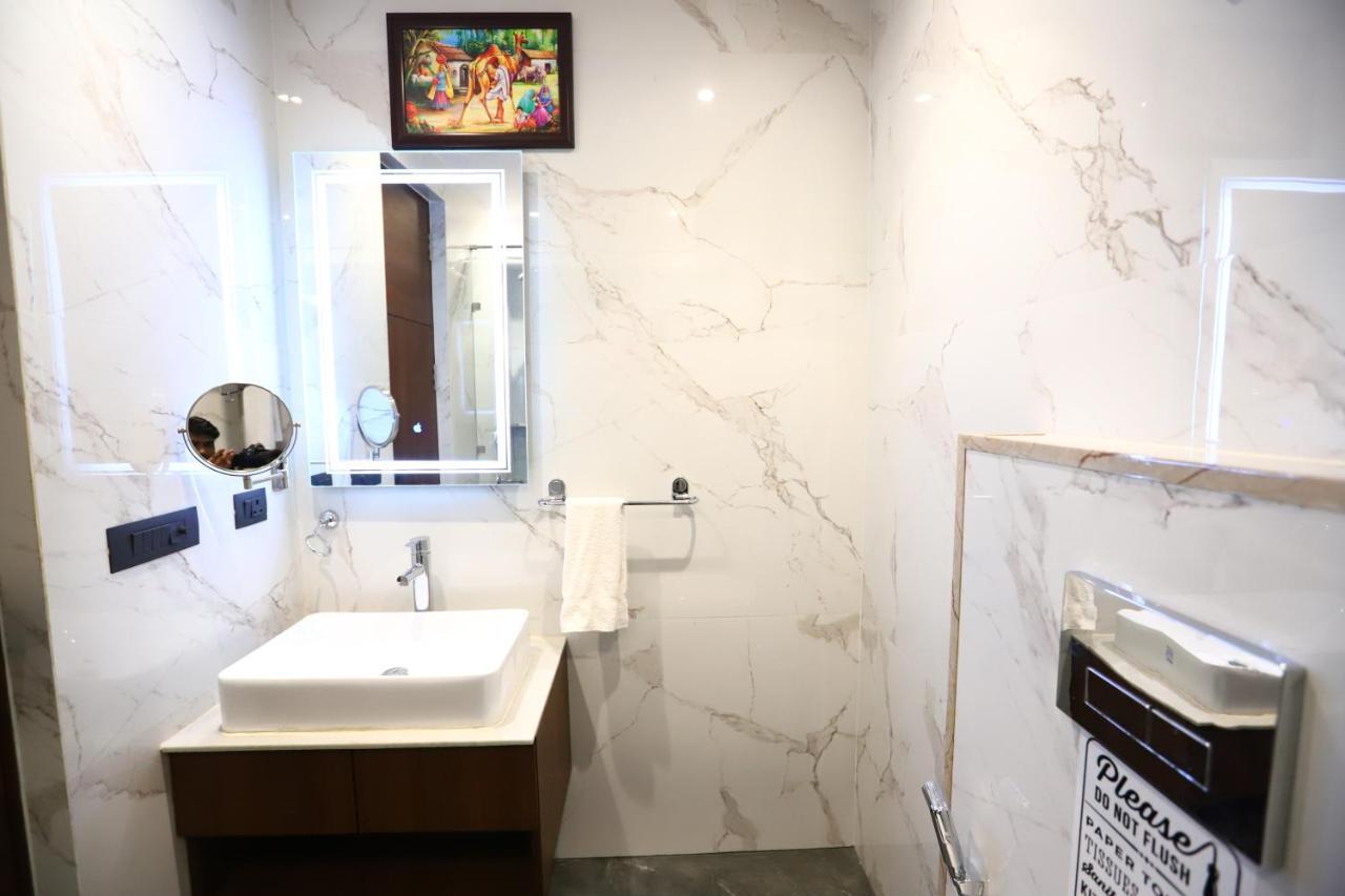 Sanca International Hotel In Patel Nagar Delhi New Delhi Buitenkant foto