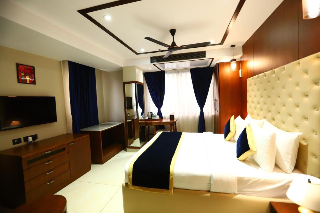 Sanca International Hotel In Patel Nagar Delhi New Delhi Buitenkant foto