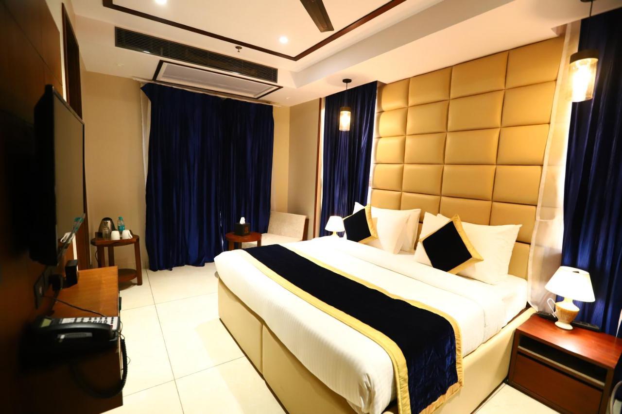 Sanca International Hotel In Patel Nagar Delhi New Delhi Buitenkant foto